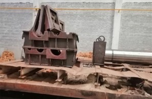 特大型打砂設(shè)備，對(duì)所有特大型金屬件表面打砂清除表面雜質(zhì)