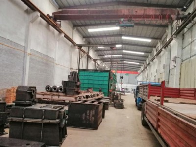 特大型打砂設(shè)備，對所有特大型金屬件表面打砂清除表面雜質(zhì)