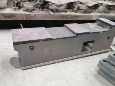 特大型打砂設(shè)備，對所有特大型金屬件表面打砂清除表面雜質(zhì)